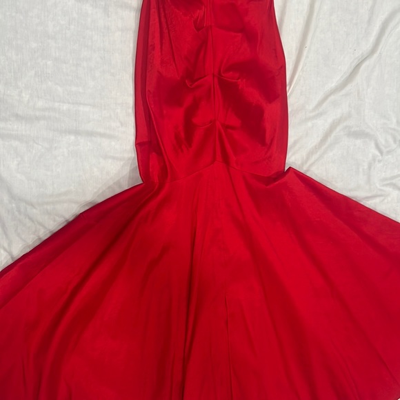 Red dress-macys /Floral Headband. - Picture 4 of 12